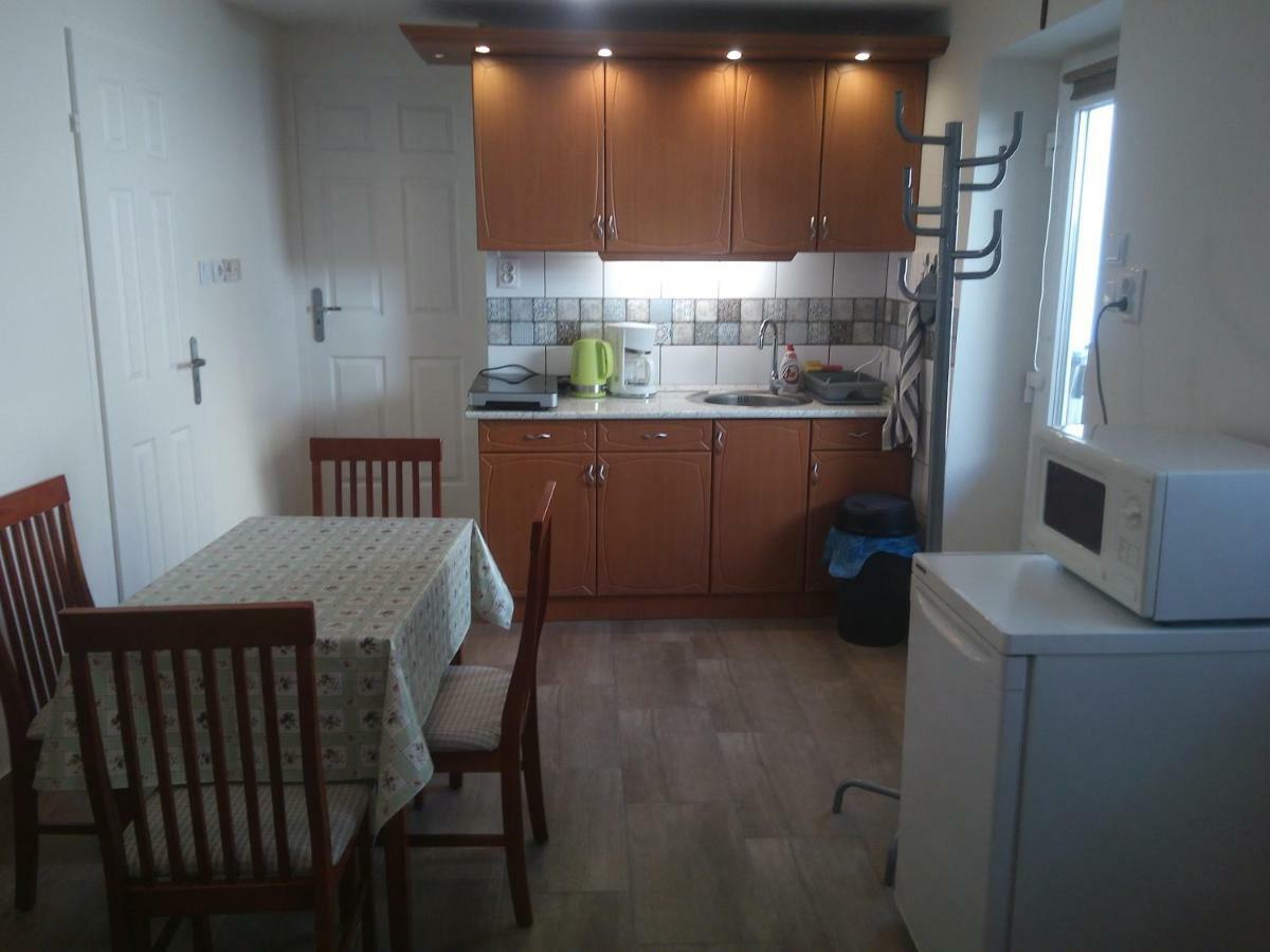 Start Apartmanok เปตช์ ภายนอก รูปภาพ